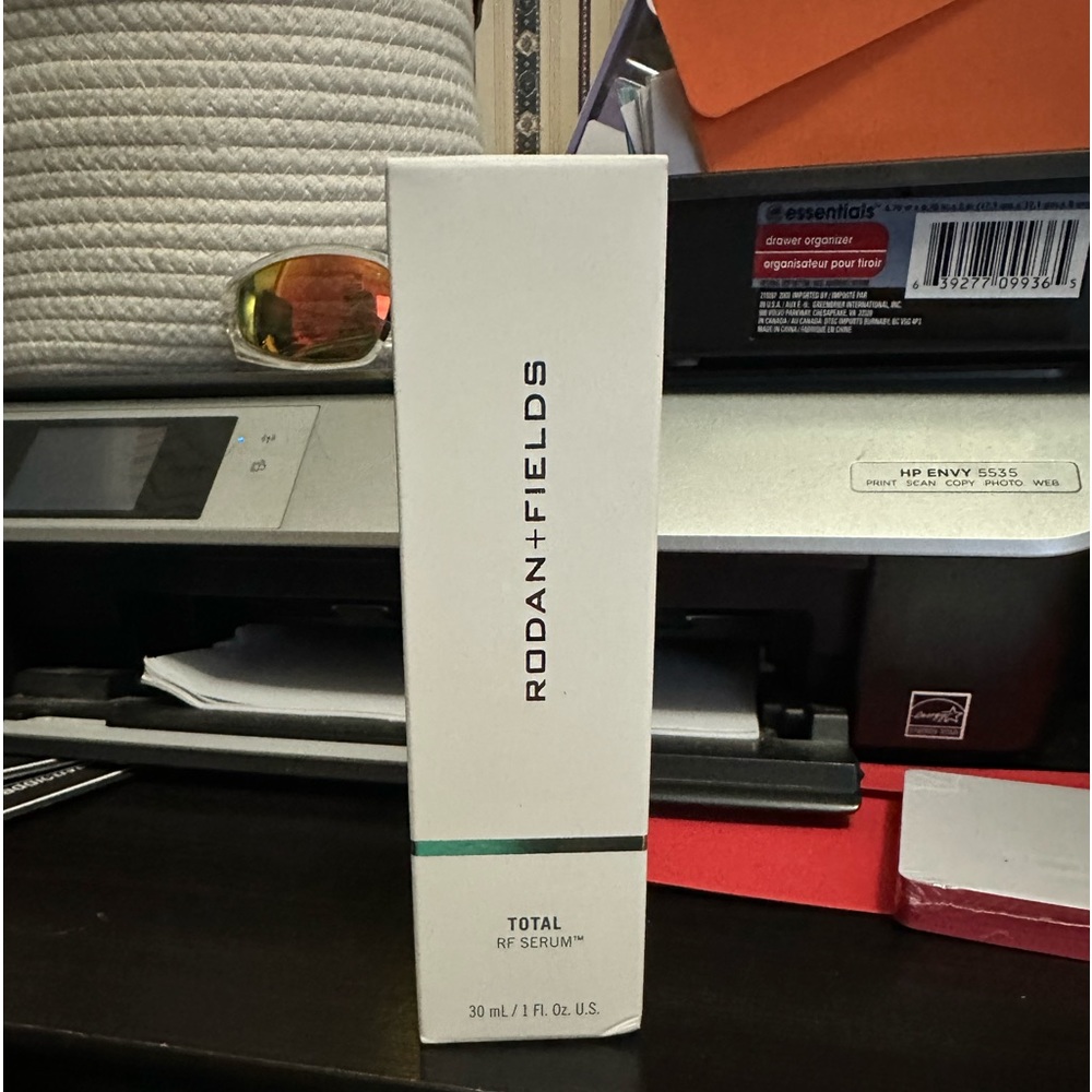 COPY - Rodan + Fields Total RF Serum 30 ml/1fl oz new and sealed in box